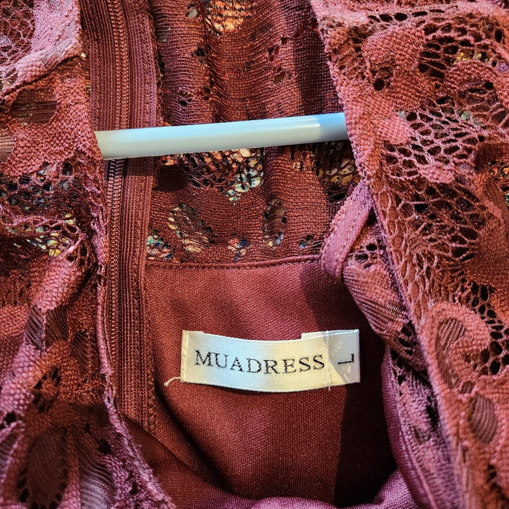 Maudress Elegant Floral Lace Crew Neck Hi-Lo Cocktail Dress. Maroon. NEVER WORN! - Picture 7 of 7